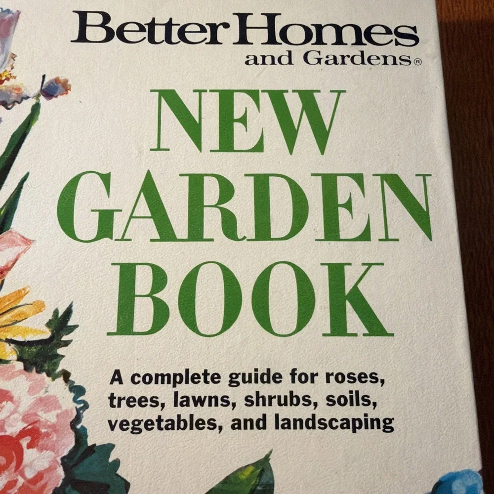 Better Homes and Gardens - New Garden Book 1968 - Vintage guide to Gardening!
